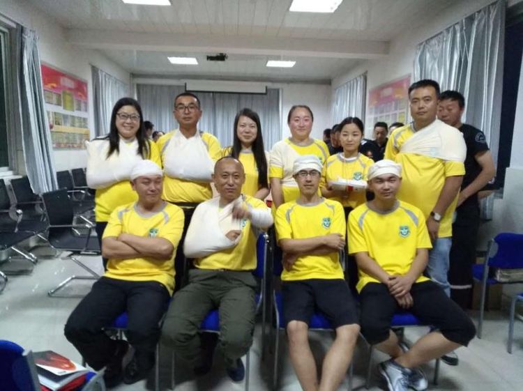 市红会对绿洲、雷霆救援队进行应急救援培训